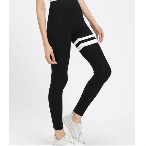 Asymmetric Striped Leggings - Picture 9 of 10